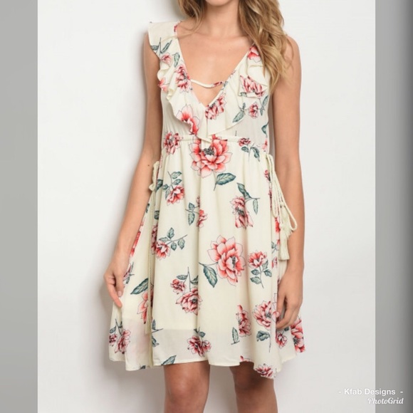 LAST 1! 🥰Ivory Floral Tunic Dress with Back Tie - Picture 5 of 5